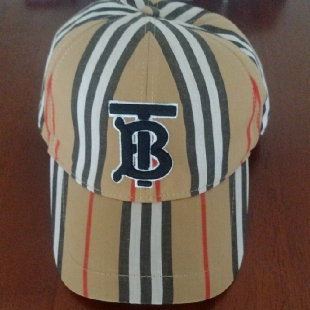 Burberry hat